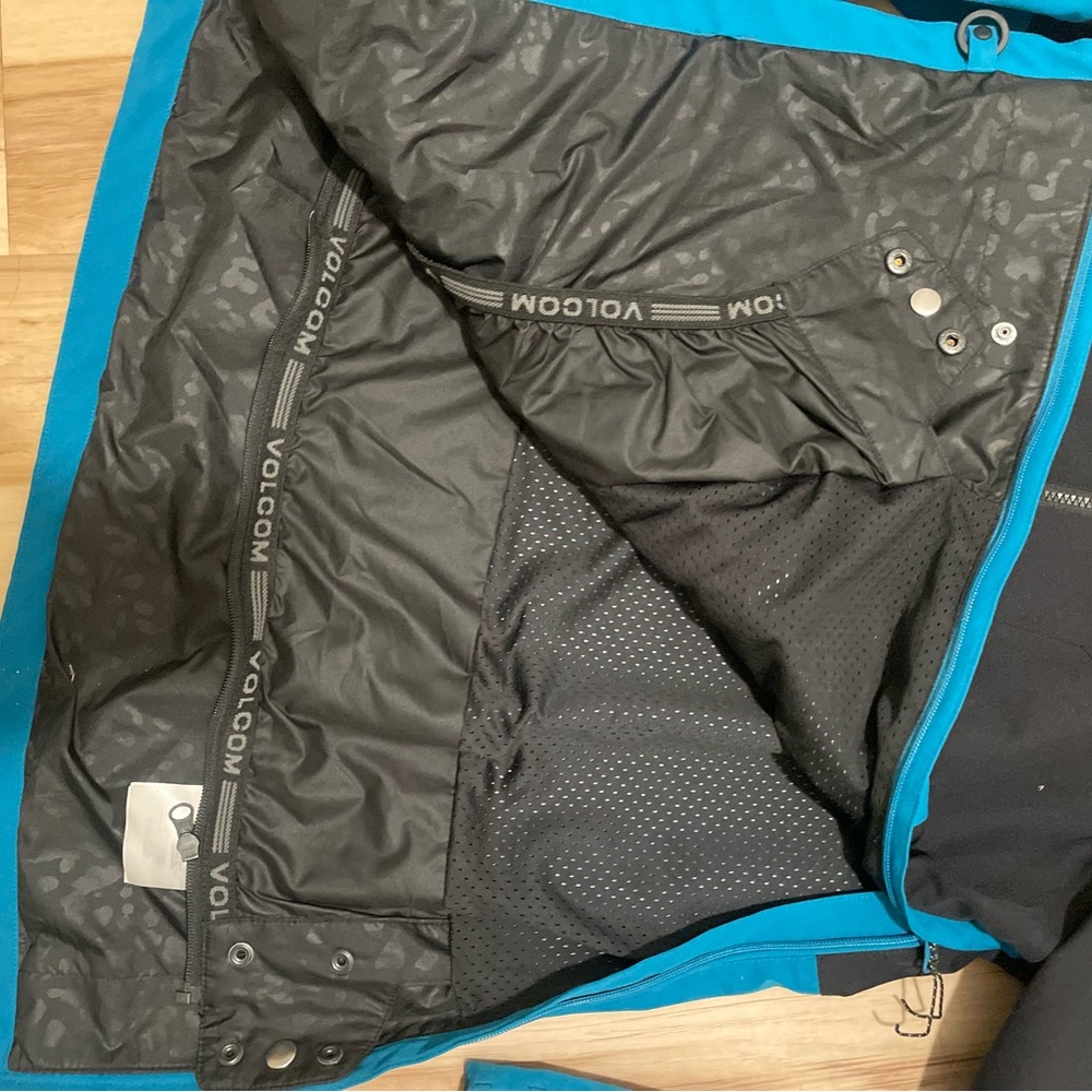Volcom Teal and Black Jacket - Picture 3 of 6